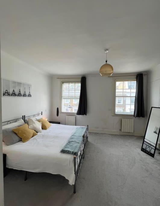 3 Bedroom Apartment In Victoria, Central London Exterior photo